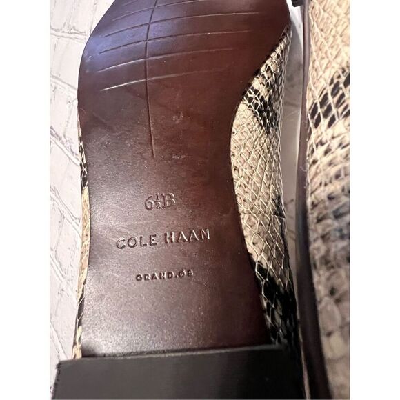 Cole Haan Size 6.5 Pointed Toe Ankle Strap Flats Snakeskin Print Neutral Spring - Picture 11 of 13